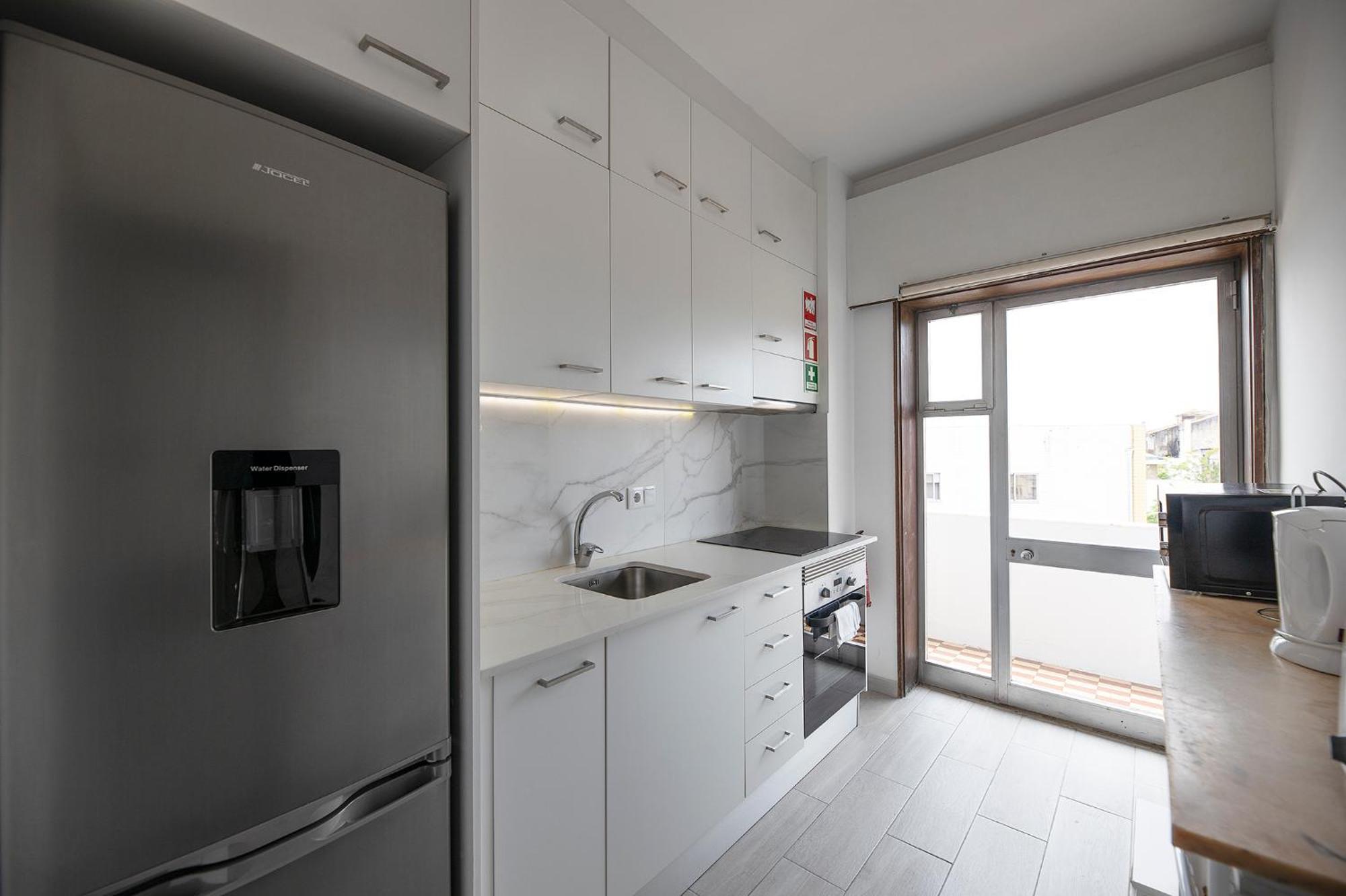 Flh Porto Spacious Apartment With Balcony Εξωτερικό φωτογραφία